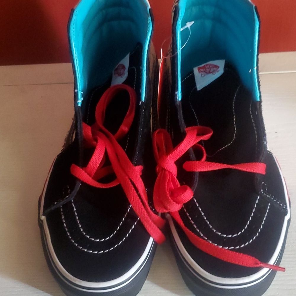 Vans - Picture 3 of 3